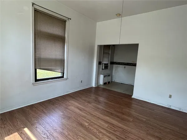 $950 | 5917 Walnut Street, Unit 1, Pittsburgh, PA 15232