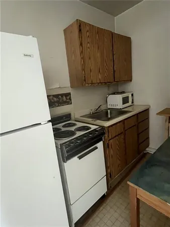 $950 | 5917 Walnut Street, Unit 1, Pittsburgh, PA 15232