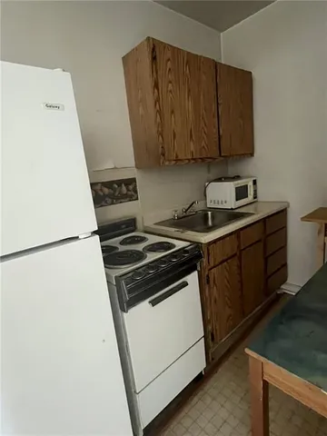 $950 | 5917 Walnut Street, Unit 1, Pittsburgh, PA 15232