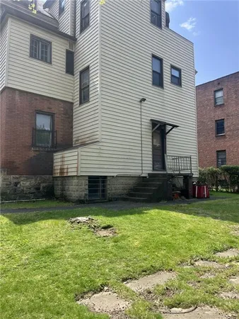 $950 | 5917 Walnut Street, Unit 1, Pittsburgh, PA 15232