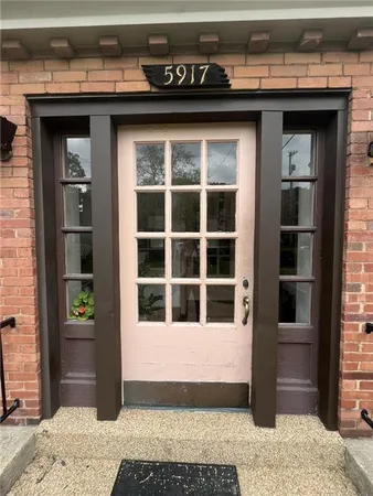 $950 | 5917 Walnut Street, Unit 1, Pittsburgh, PA 15232