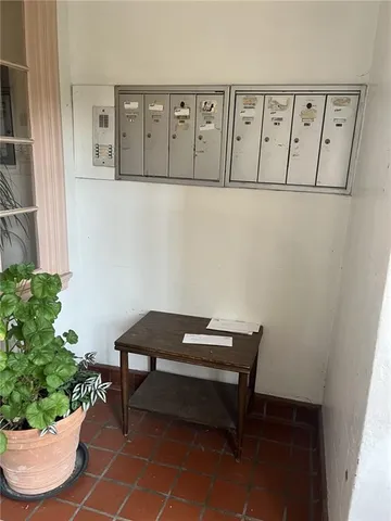 $950 | 5917 Walnut Street, Unit 1, Pittsburgh, PA 15232