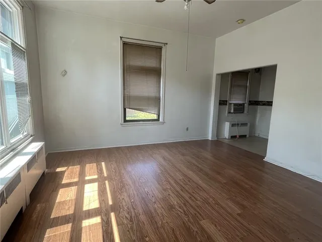 $950 | 5917 Walnut Street, Unit 1, Pittsburgh, PA 15232