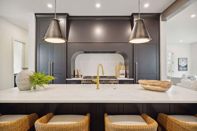 $3,395,000 | 4717 Meadow Road, Edina, MN 55424