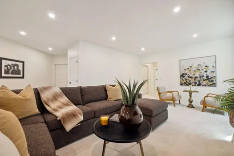 $3,395,000 | 4717 Meadow Road, Edina, MN 55424