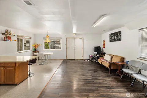 $950,000 | 3317 Claremont Avenue South, Seattle, WA 98144