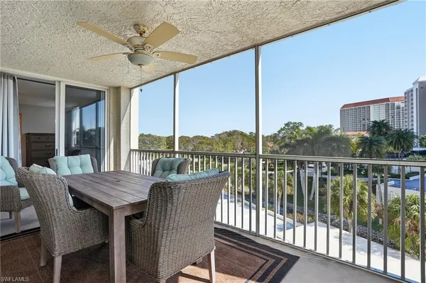 $949,900 | 5550 Heron Point Drive, Unit 304, Naples, FL 34108