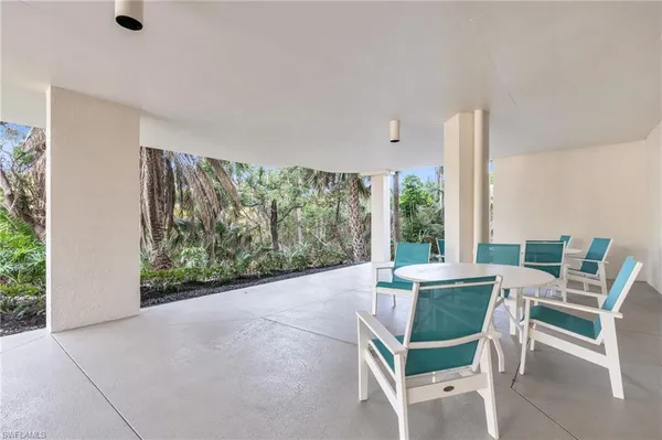 $949,900 | 5550 Heron Point Drive, Unit 304, Naples, FL 34108