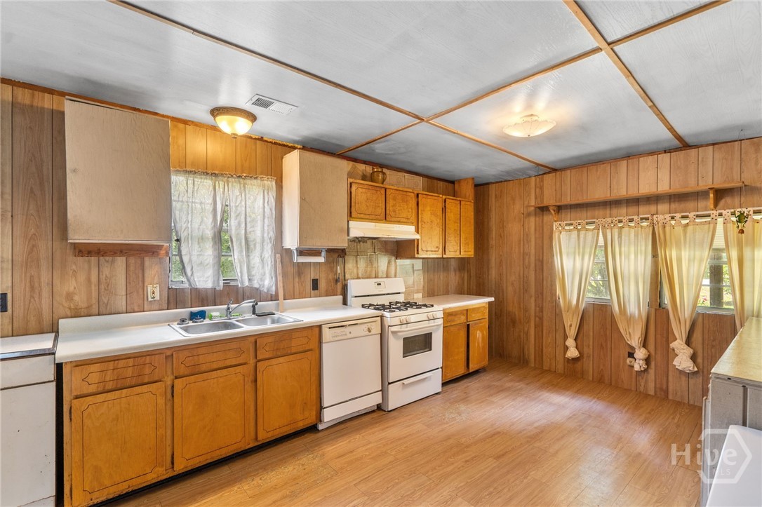717 Noel C Conaway Road Guyton, GA 31312 - Photo 8 of 47