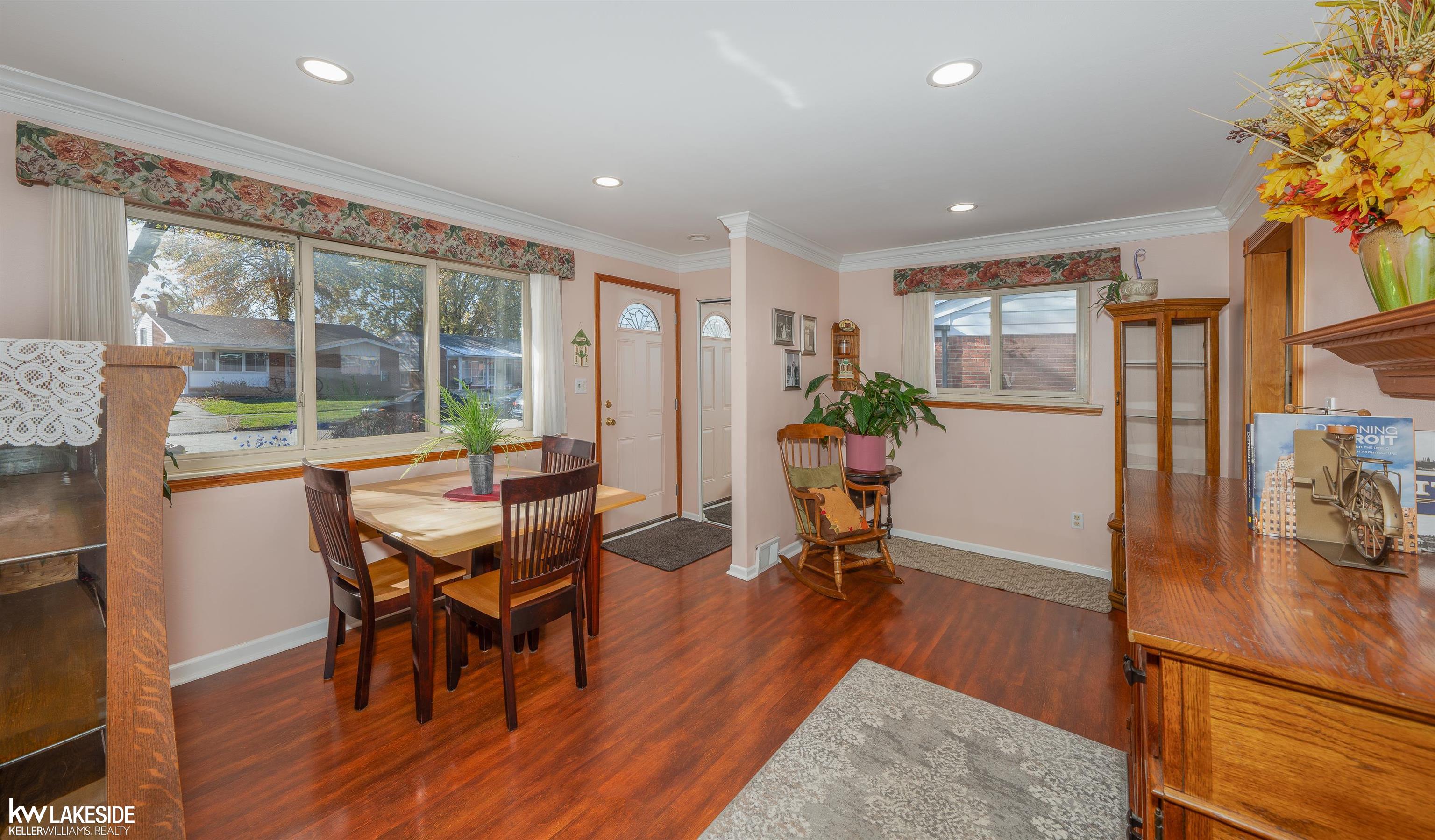 18127 Rainbow Road Fraser, MI 48026 - Photo 13 of 39 50127253-12.JPG