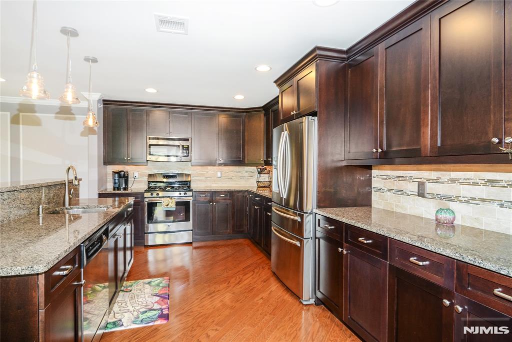 2102 Freeman Way, Unit 2102 Allendale, NJ 07401 - Photo 11 of 26