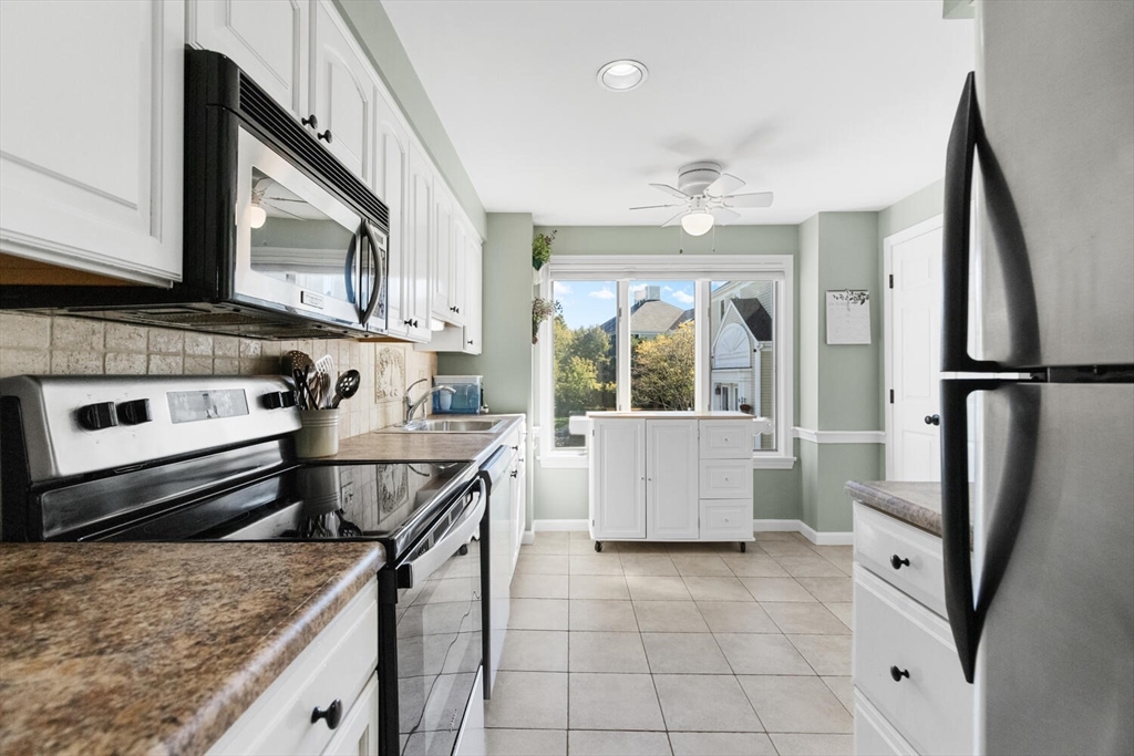 15 Abington Road, Unit 15 Danvers, MA 01923 - Photo 13 of 39