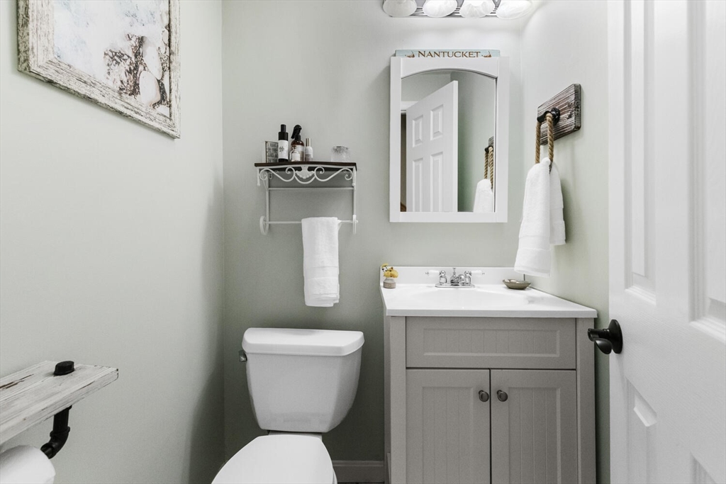 15 Abington Road, Unit 15 Danvers, MA 01923 - Photo 17 of 39