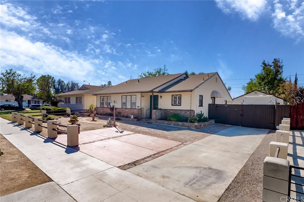 3862 Madison Street Riverside, CA 92504 - Photo 2 of 36