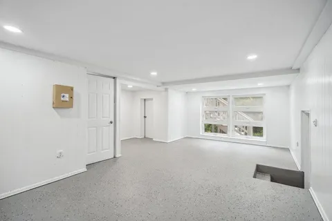 $1,399,989 | 542 Montauk Highway, Southampton, NY 11968