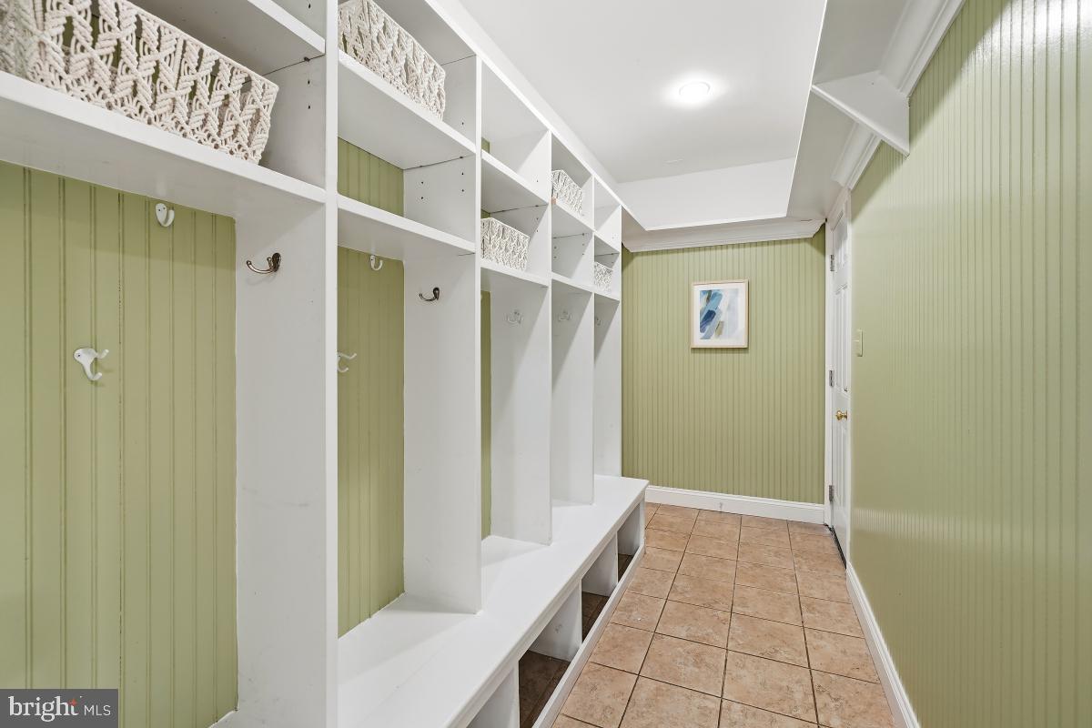 7700 Brickyard Road Potomac, MD 20854 - Photo 20 of 55 Cubbies