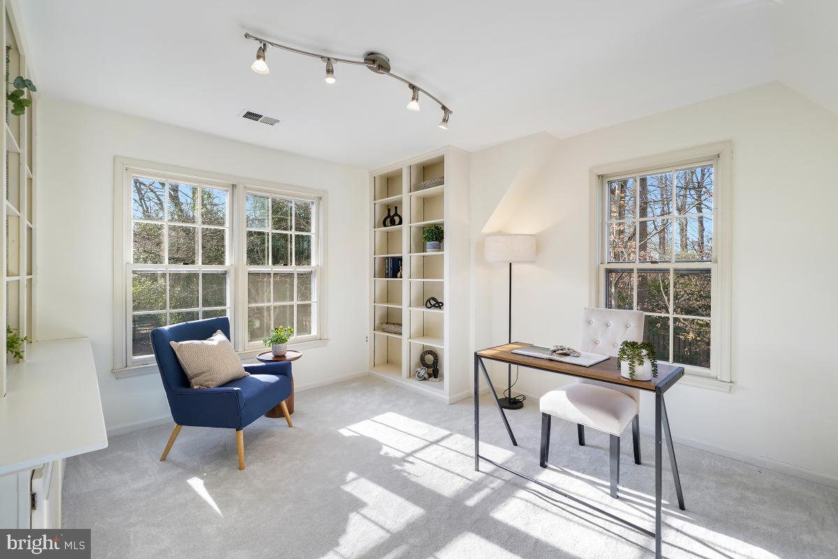 7700 Brickyard Road Potomac, MD 20854 - Photo 25 of 55 Owner's Suite Office I