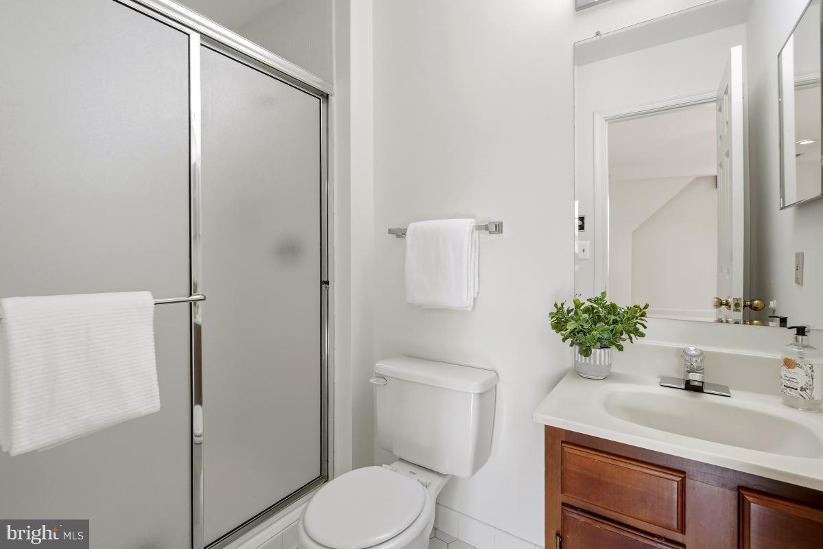 7700 Brickyard Road Potomac, MD 20854 - Photo 35 of 55 Ensuite Bath for Bedroom 5