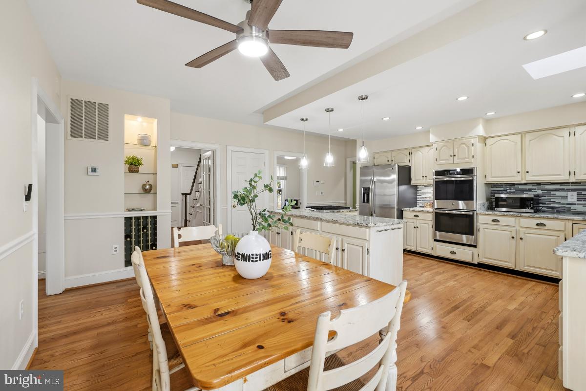 7700 Brickyard Road Potomac, MD 20854 - Photo 9 of 55 Kitchen II