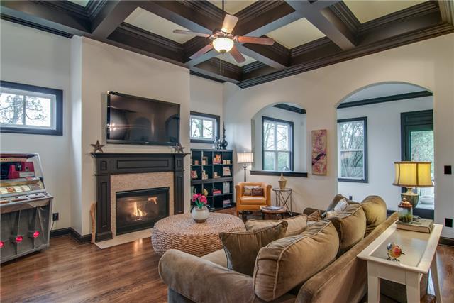 1334 Eliot Road Franklin, TN 37064 - Photo 19 of 20 The dark moldings throughout give a cozy feeling to the home's wide-open flowing floorplan