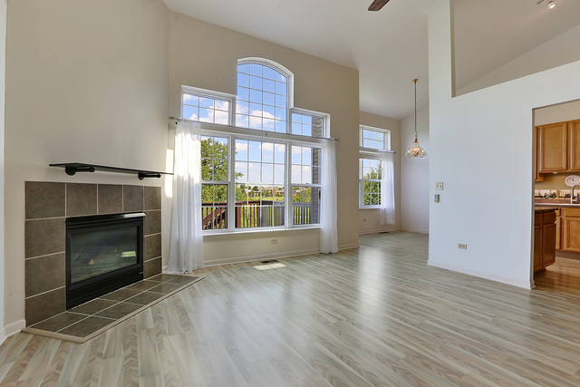 16054 Golf View Drive Lockport, IL 60441 - Photo 4 of 27