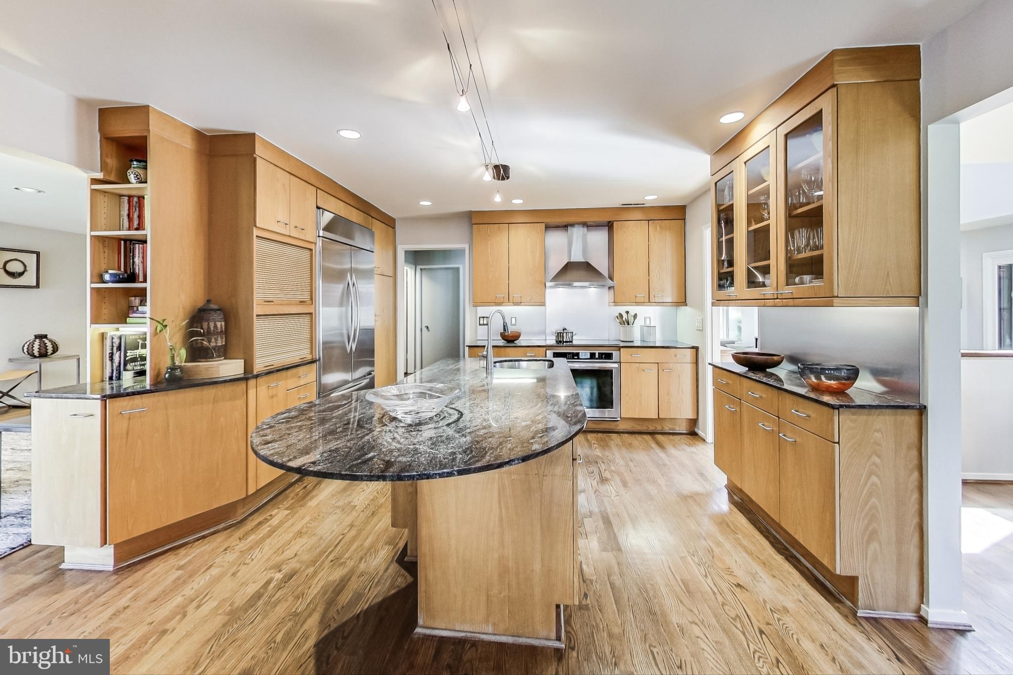 9504 Starmont Road Bethesda, MD 20817 - Photo 17 of 65