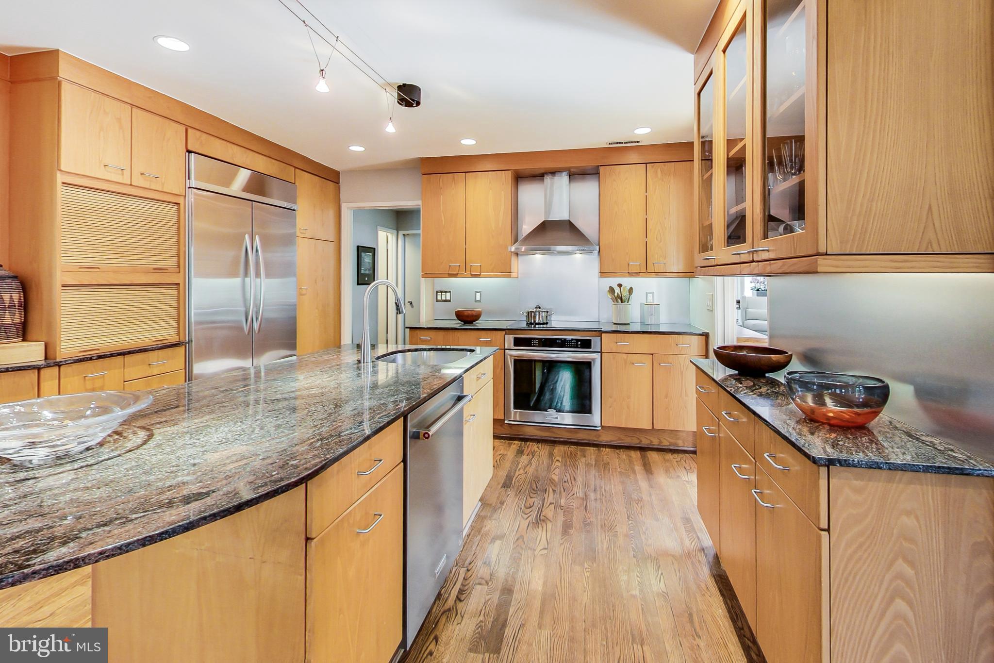 9504 Starmont Road Bethesda, MD 20817 - Photo 18 of 65