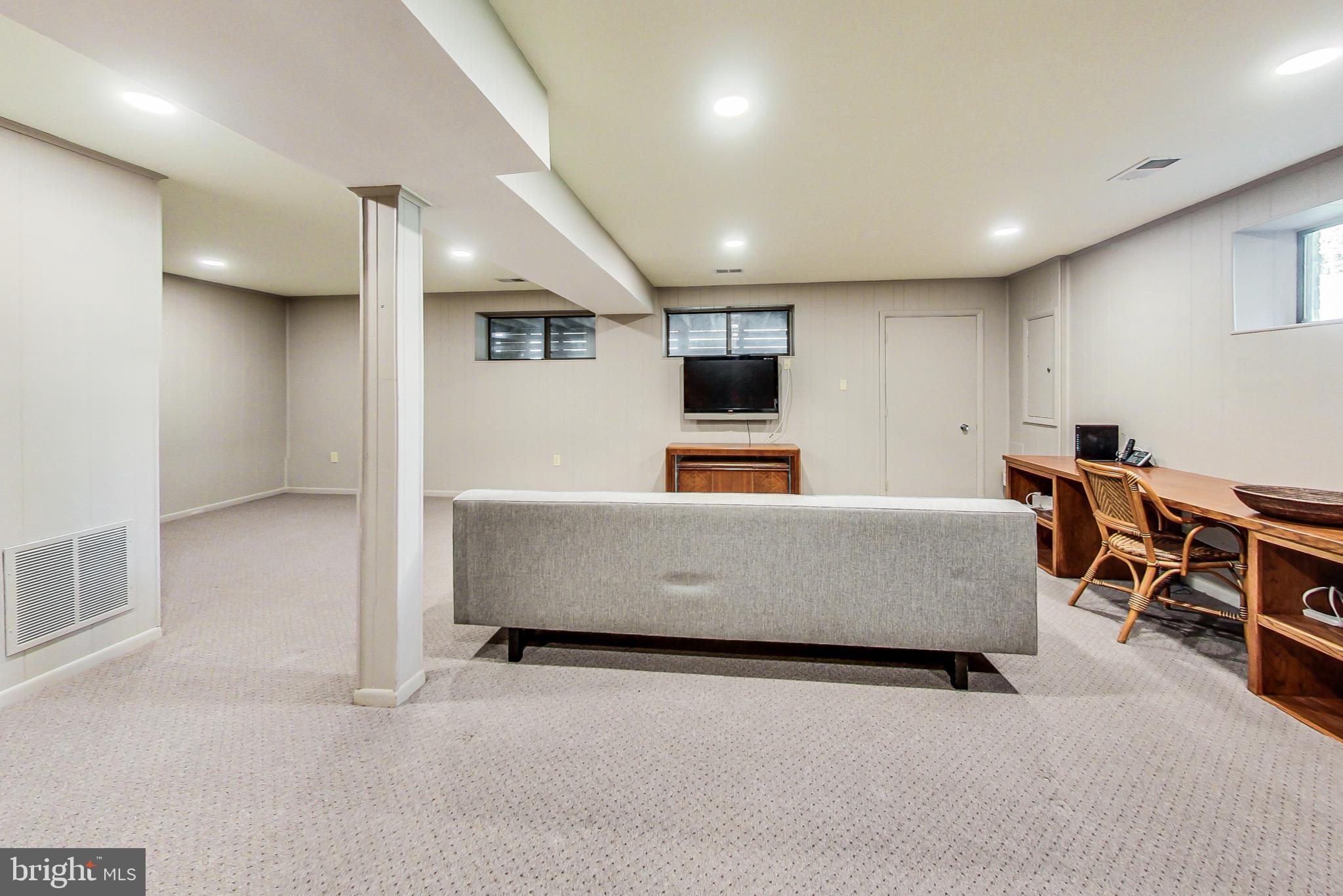 9504 Starmont Road Bethesda, MD 20817 - Photo 49 of 65