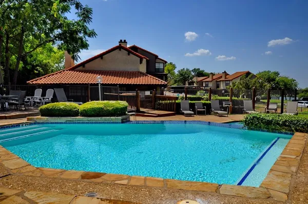 $1,690 | 2610 Lakehill Lane, Unit 17C, Carrollton, TX 75006