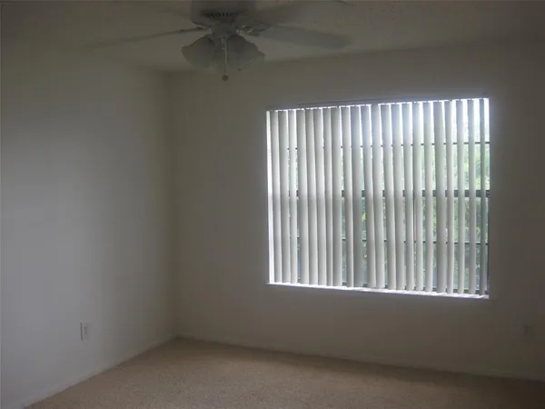 $1,690 | 2610 Lakehill Lane, Unit 17C, Carrollton, TX 75006