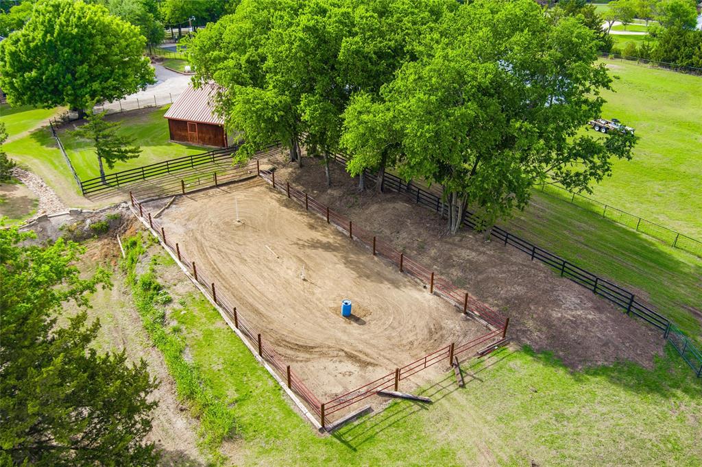 1820 Winningkoff Road Lucas, TX 75002 - Photo 35 of 40 Riding arena