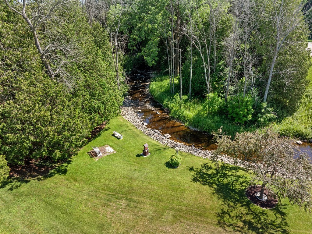 142 County Road South Algoma, WI 54201 - Photo 7 of 41
