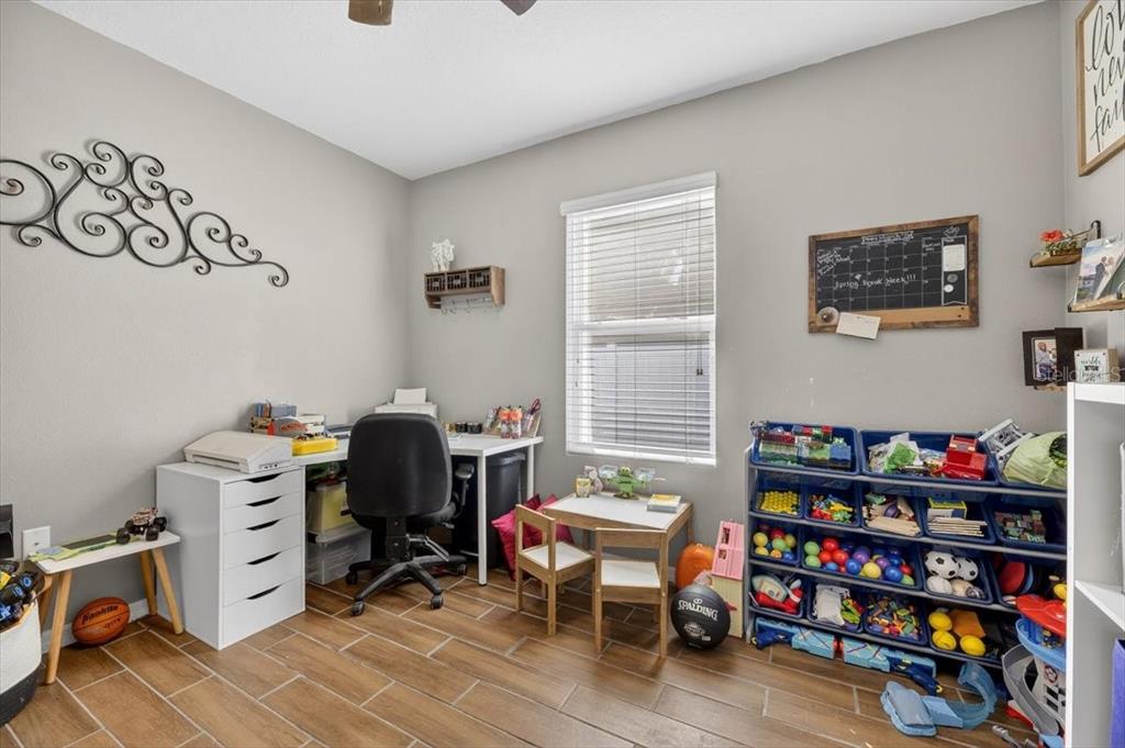 3246 South Northview Road Plant City, FL 33566 - Photo 31 of 57 a view of a workspace with furniture