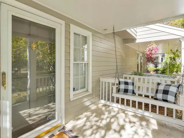 $2,575 | 2790 Farmstead Road, Smyrna, GA 30080