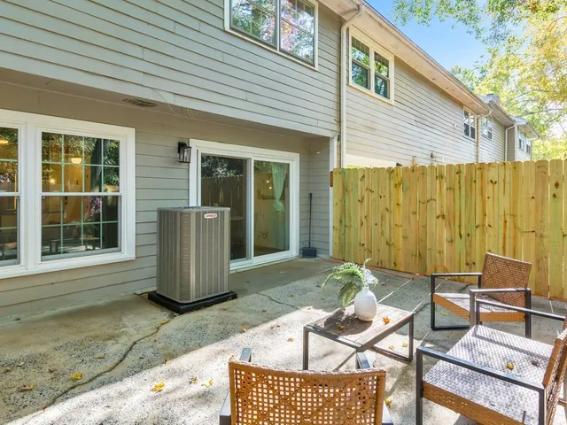 $2,575 | 2790 Farmstead Road, Smyrna, GA 30080