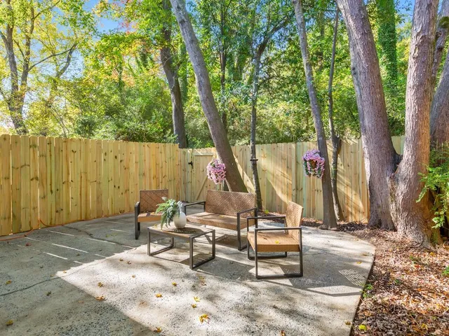 $2,575 | 2790 Farmstead Road, Smyrna, GA 30080