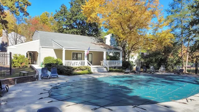 $2,575 | 2790 Farmstead Road, Smyrna, GA 30080