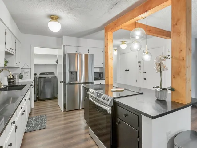 $2,575 | 2790 Farmstead Road, Smyrna, GA 30080