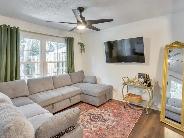 $2,575 | 2790 Farmstead Road, Smyrna, GA 30080