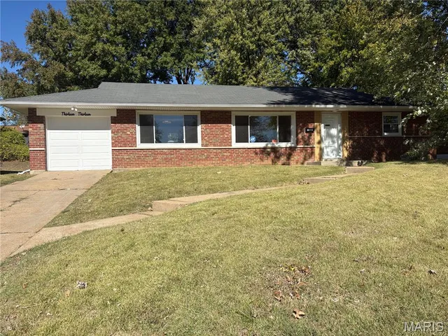 $215,000 | 1313 Northumberland Drive, St. Louis, MO 63137