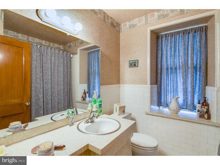 131 Overhill Road Upper Darby, PA 19082 - Photo 10 of 17