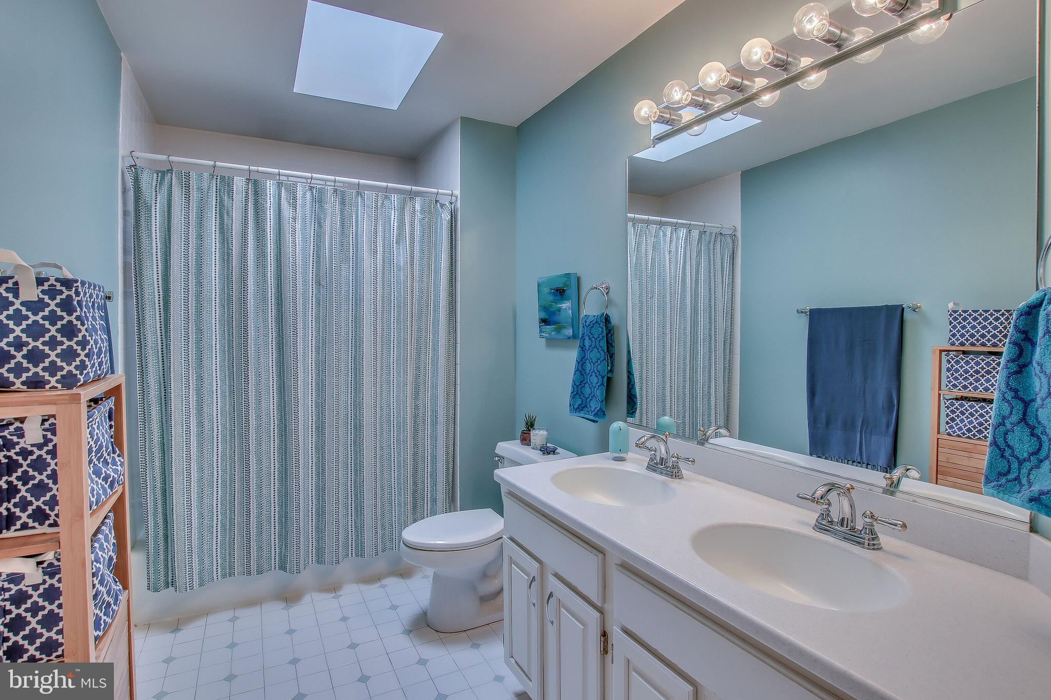 122 Yearsley Mill Road Media, PA 19063 - Photo 35 of 50 Center Hall Bath