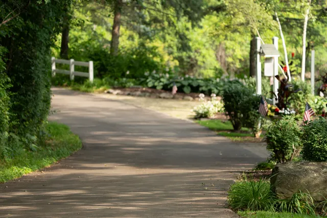 $775,000 | 5814 Highway 173, Richmond, IL 60071