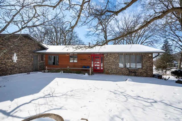 $775,000 | 5814 Highway 173, Richmond, IL 60071