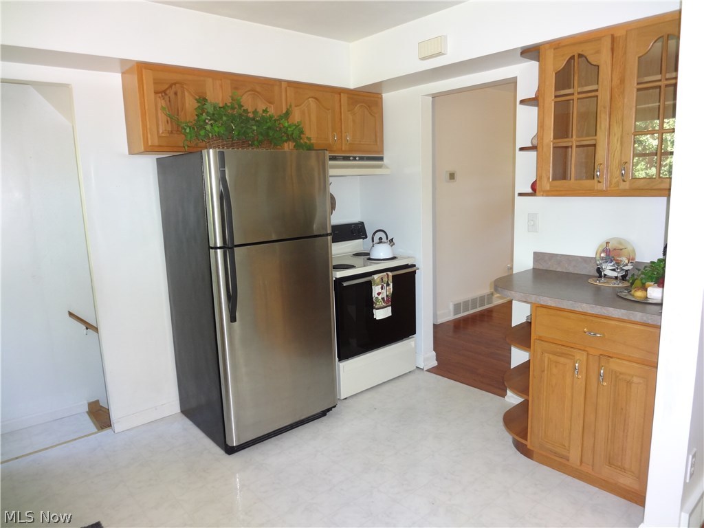 13346 Sheldon Road Cleveland, OH 44142 - Photo 6 of 18 Gallery Image 6