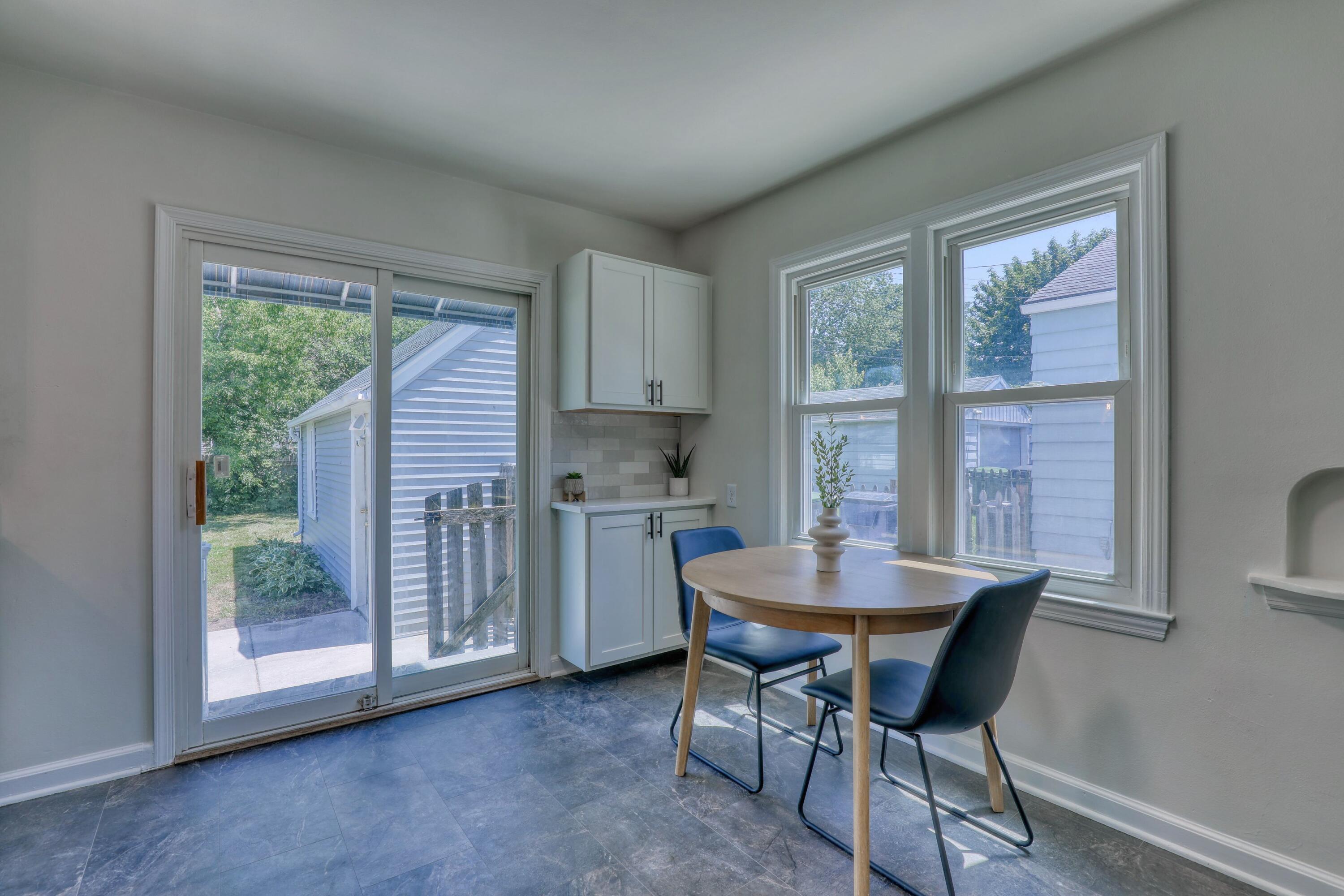340 North 63rd Street Milwaukee, WI 53213 - Photo 10 of 19 Dinette