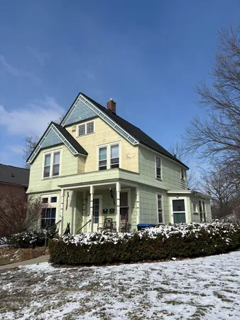 $850 | 205 Oak Street, Unit 2, Ypsilanti, MI 48198