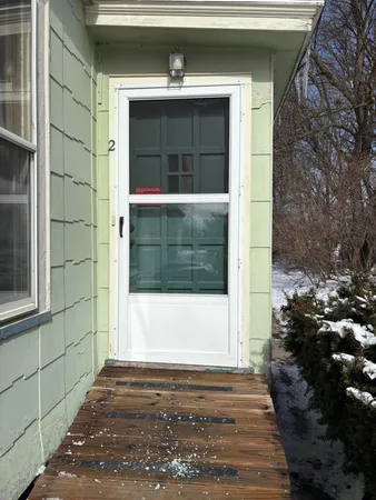 $850 | 205 Oak Street, Unit 2, Ypsilanti, MI 48198