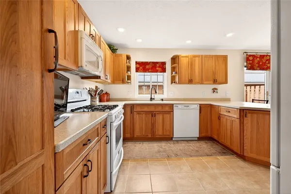 $319,000 | 38 Huxley Way, Perinton, NY 14450