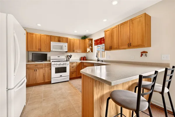 $319,000 | 38 Huxley Way, Perinton, NY 14450